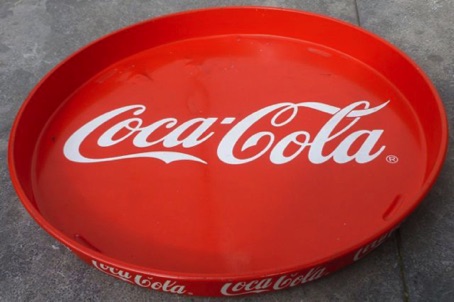 7177-4 € 3,00  coca cola dienblad rand coca cola doorsnee 30 cm hoogte 3 cm € 1,50.jpeg